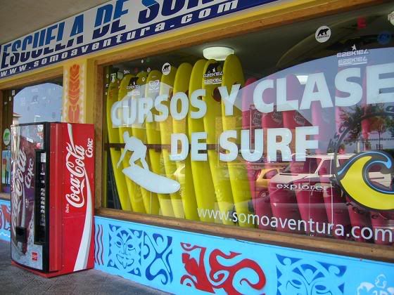 Alquiler de trajes de surf, alquiler de tablas de surf en Cantabria