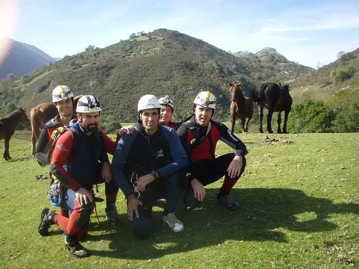 Somoaventura. Deportes de aventura en Cantabria, barrancos, rafting, canoas, despedidas de soltero