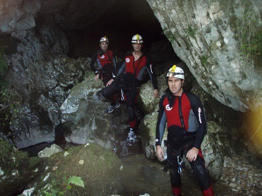 Somoaventura. Deportes de aventura en Cantabria, barrancos, rafting, canoas, despedidas de soltero