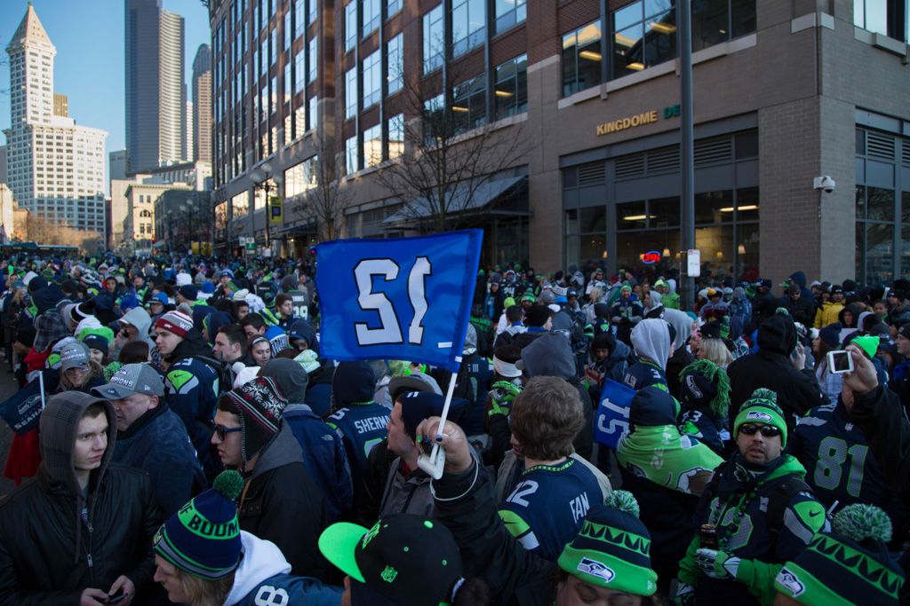 IMAGE: http://i998.photobucket.com/albums/af106/JordynMurdockPhotography/Parade-5_zpsa4241fce.jpg