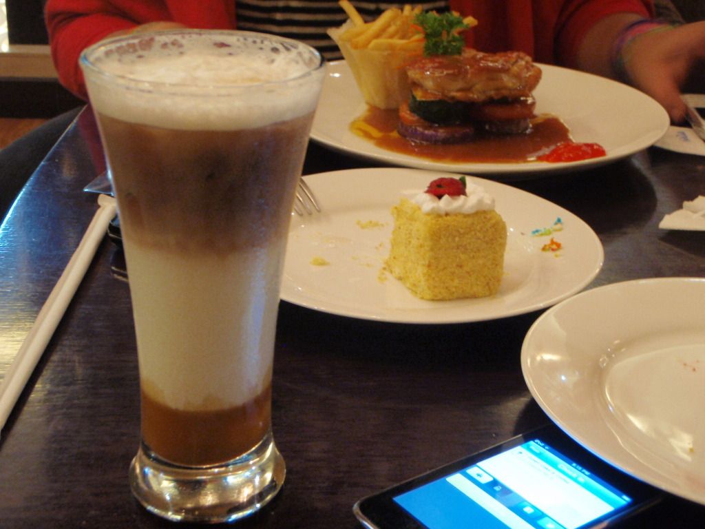 Ice Caramel Latte, Green Cake & CoffeeCItarum 2 BandungIndonesia
