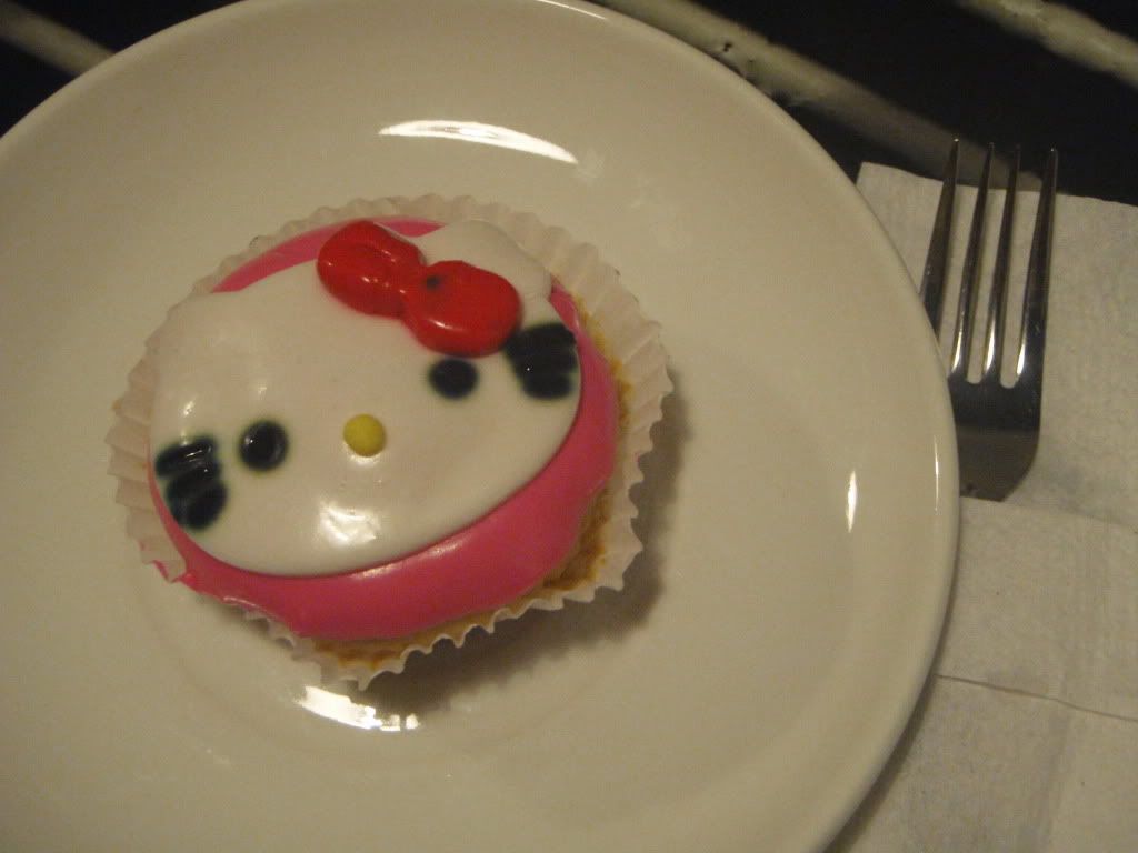 Hello Kitty Cupcake, Cupcake at Three To Five Cafe