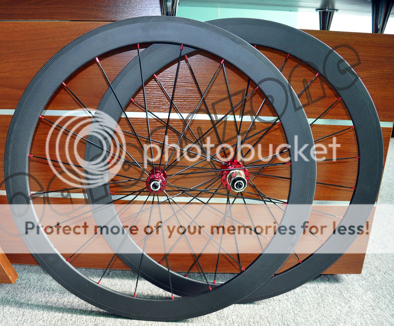 50mm Full Carbon 700c Wheels Carbon Rims Matt 3K Finish Red Hub